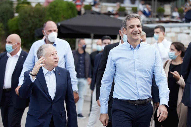 Ο πρωθυπουργός με τον ισχυρό άνδρα της FIA Ζαν Τοντ κατά την έναρξη του Ράλλυ Ακρόπολις 2021 