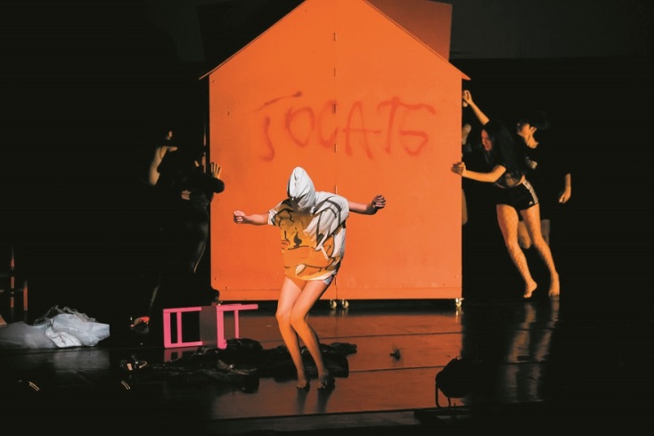 Στιγμιότυπο από την παράσταση «Τοπία Χωρίς Χρώμα»