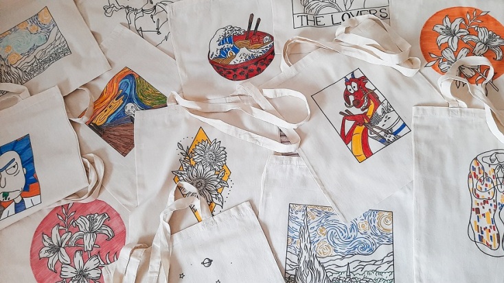 Tote bags που έχει σχεδιάσει η tote.ti_