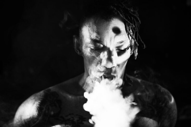 Ο Τricky ανακοινώνει την κυκλοφορία του «Fall to Pieces», ενός νέου άλμπουμ για το 2020, με το πρώτο σινγκλ να δικαιολογεί το hype