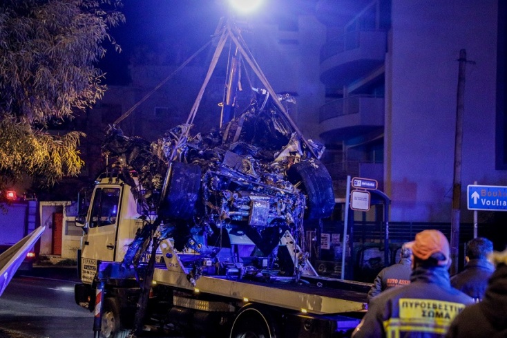 Τροχαίο δυστύχημα στη Βούλα - H Ferrari του Τζώρτζη Μονογυιού