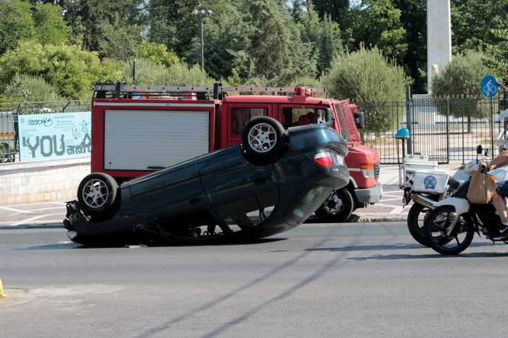 Ανατροπή αυτοκινήτου στην Αλεξάνδρας 