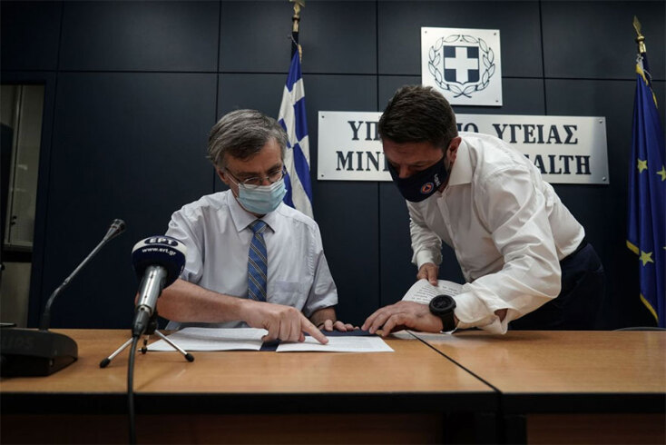 Ο Σωτήρης Τσιόδρας και ο Νίκος Χαρδαλιάς σε ενημέρωση για τον κορωνοϊό από το Υπουργείο Υγείας