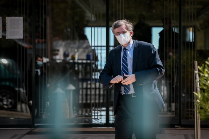 Δίπλα στους ηλικιωμένους ο Σωτήρης Τσιόδρας