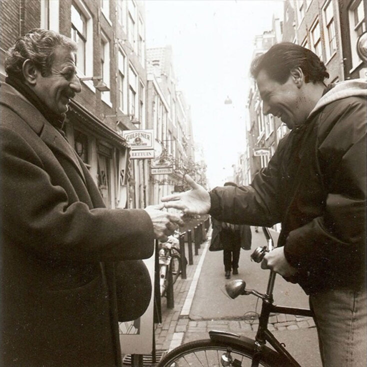 Ο Ιορδάνης Τσομίδης στο Άμστερνταμ με έλληνα θαυμαστή