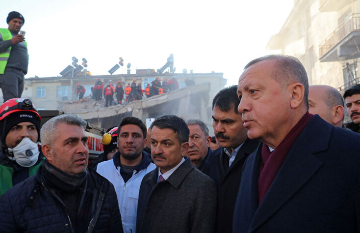 Σεισμός στην Τουρκία: Αυτοψία Ερντογάν στις πληγείσες περιοχές