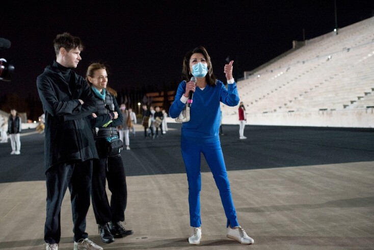 Από αριστερά προς τα δεξιά: Γιάννης Χριστοδουλόπουλος (Σκηνοθέτης – ενορχηστρωτής), Άρτεμις Ιγνατίου (Χορογράφος), Γιάννα Αγγελοπούλου – Δασκαλάκη (Πρόεδρος της Επιτροπής «Ελλάδα 2021»)