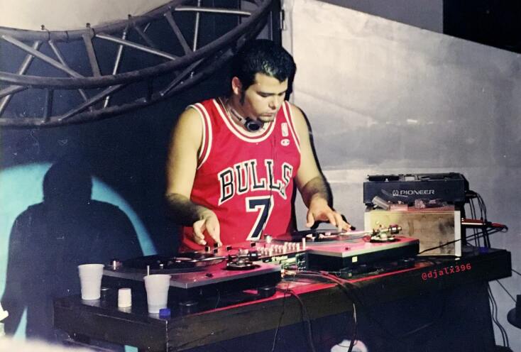 O DJ ALX από το hip hop συγκρότητμα Terror X Crew