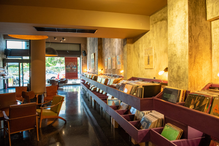 Το δισκοπωλέιο Underflow - Βασίλης Φιλιππακόπουλος 