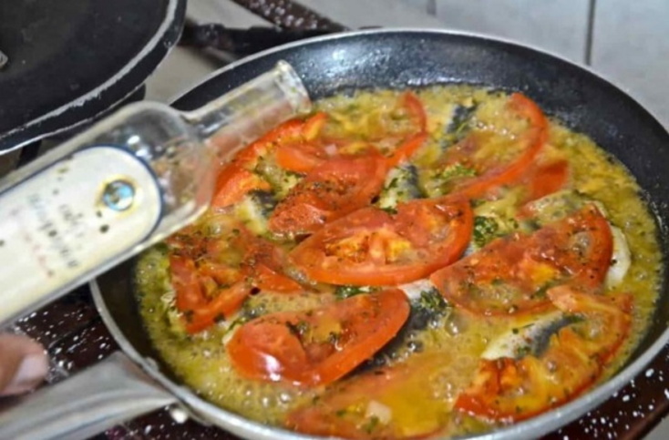 Οι μεθυσμένες σαρδέλες από τη φημισμένη ψαροταβέρνα της Ρούλας στην Κέρκυρα