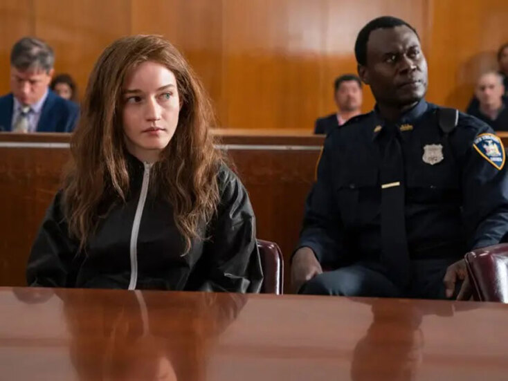 Η Julia Garner ως Anna Delvey στη σειρά Inventing Anna του Netflix