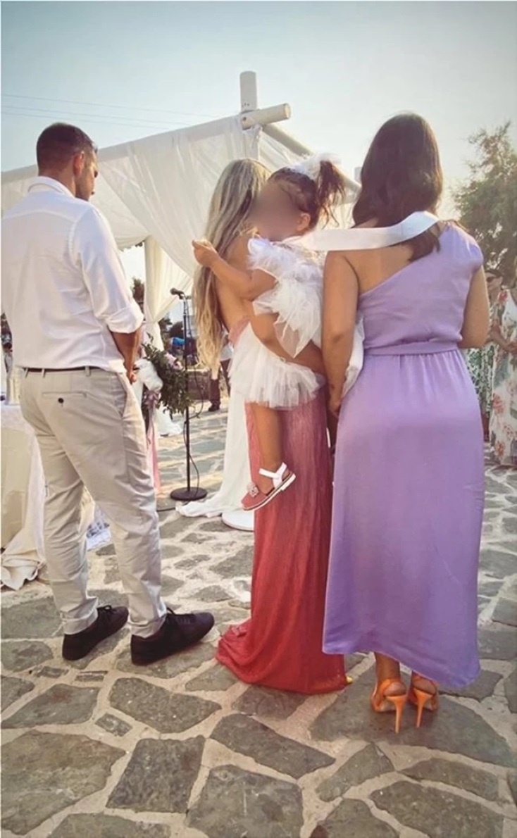 Στιγμιότυπο από τη βάφτιση της μικρής Εμμέλειας