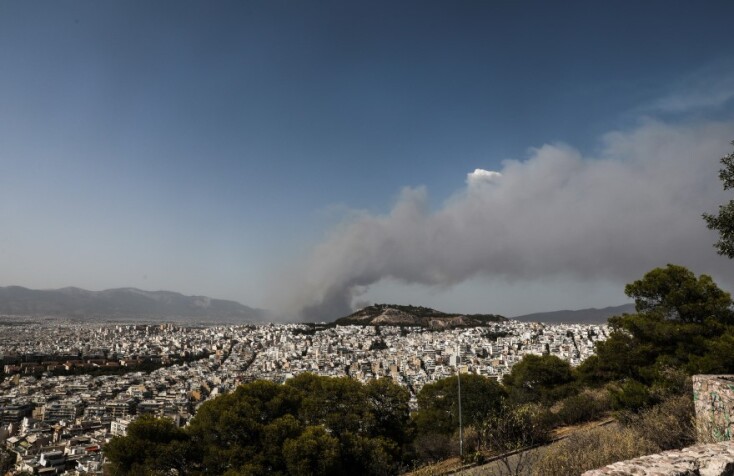Φωτιά στη Βαρυμπόμπη © EUROKINISSI