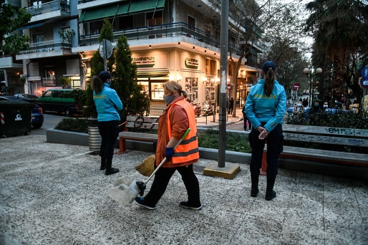 Επέμβαση της Αστυνομίας στην πλατεία Βαρνάβα στο Παγκράτι