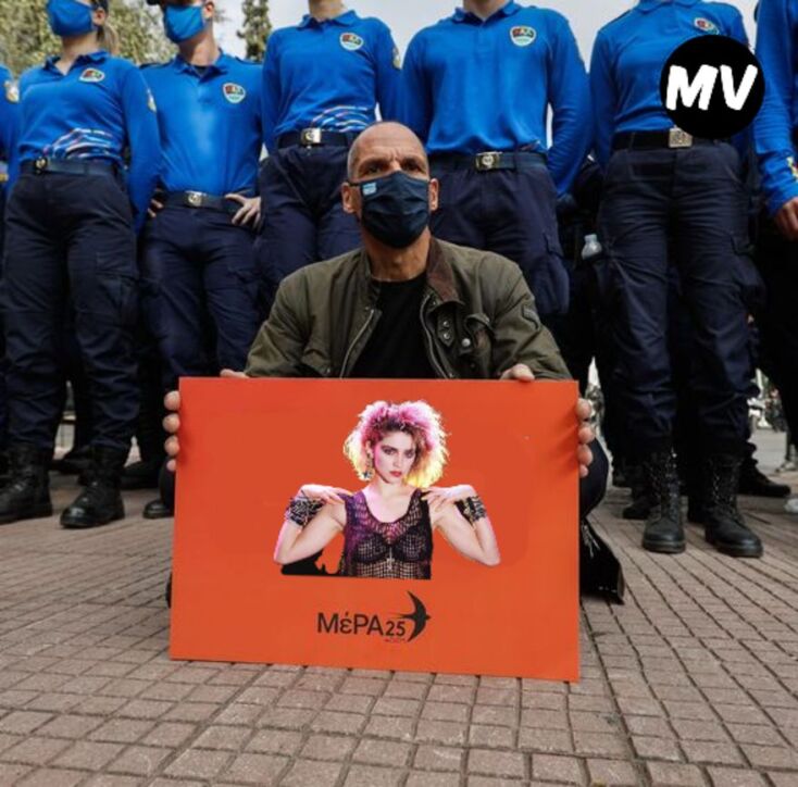 Ο Γιάνης Βαρουφάκης στην πορεία για την επέτειο του Πολυτεχνείου