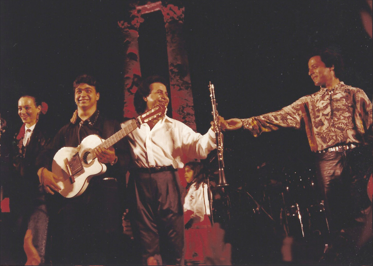 Ο Άγγελος Σφακιανάκης γράφει για τη συναυλία που έδωσε ο Βασίλης Σαλέας στο Mosaique Gitanes, στη Γαλλία, το 1994, κλέβοντας την παράσταση με το κλαρίνο του