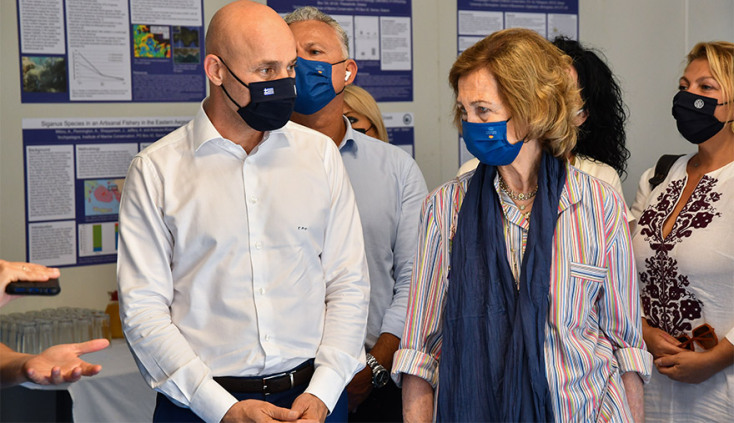  Ο ΥΦΥΠΟΥΡΓΟΣ ΠΕΡΙΒΑΛΛΟΝΤΟΣ ΚΑΙ ΕΝΕΡΓΕΙΑΣ ΓΙΩΡΓΟΣ ΑΜΥΡΑΣ ΜΕ ΤΗ ΒΑΣΙΛΙΣΣΑ ΣΟΦΙΑ ΣΤΟΥΣ ΛΕΙΨΟΥΣ