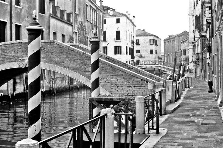   © ΓΙΑΝΝΗΣ ΟΙΚΟΝΟΜΟΥ. 10 επιγραμματικές πληροφορίες για τη Βενετία.