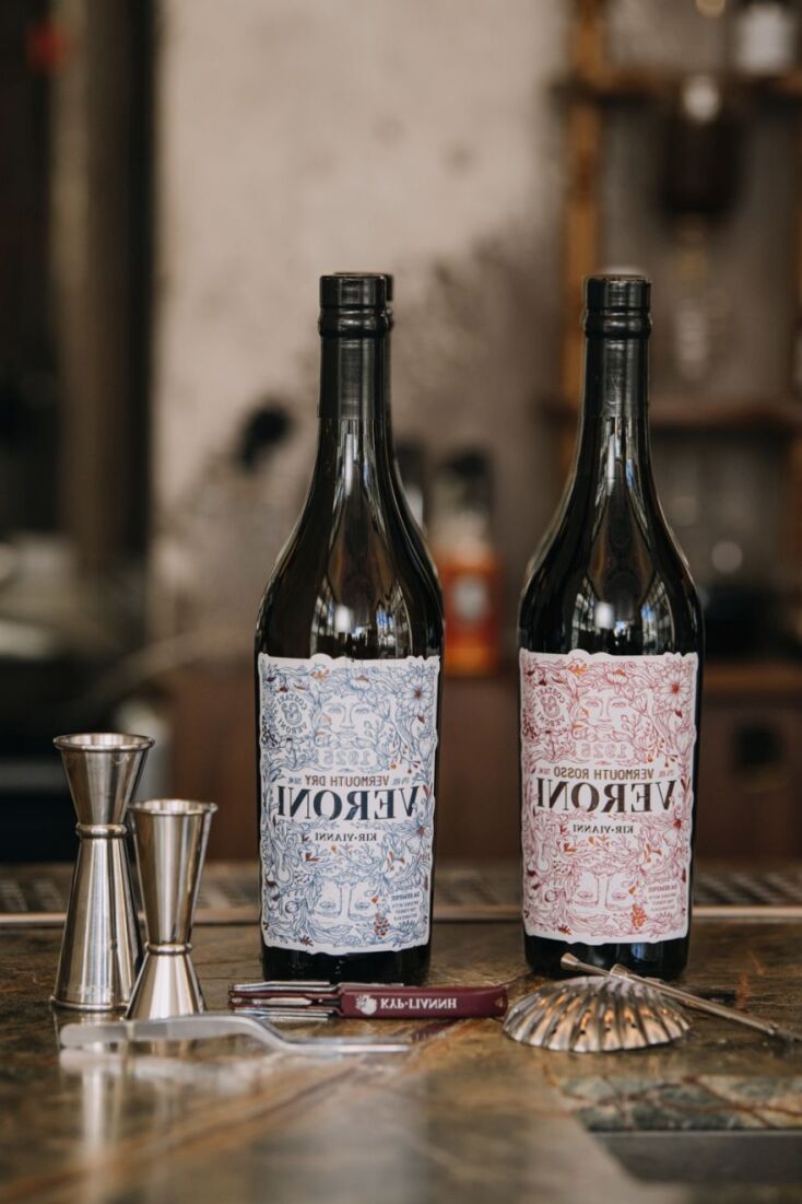 Veroni: το νέο, premium βερμούτ του Κυρ-Γιάννη