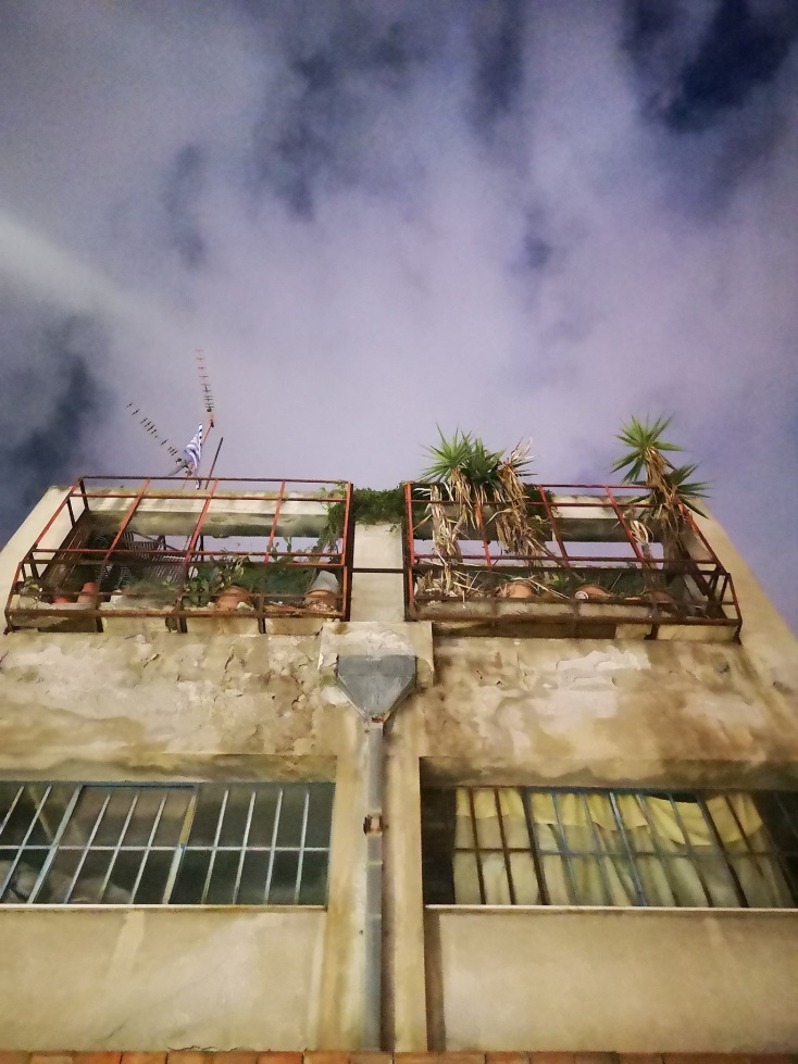 Παλιό κτίσμα στην παραλία του Βόλου