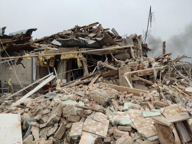 Από τον βομβαρδισμό που σημειώθηκε στο χωριό Σαρτανά, στην Μαριούπολη και σκοτώθηκαν 10 έλληνες ομογενείς