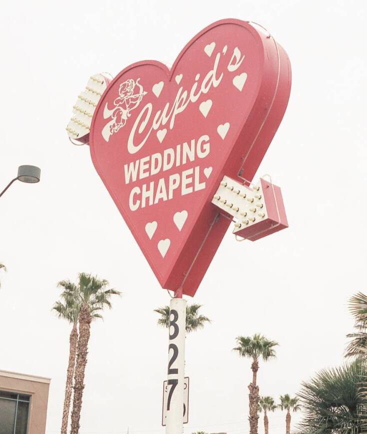 Πινακίδα σε σχήμα καρδιάς για τους γάμους στο Λας Βέγκας