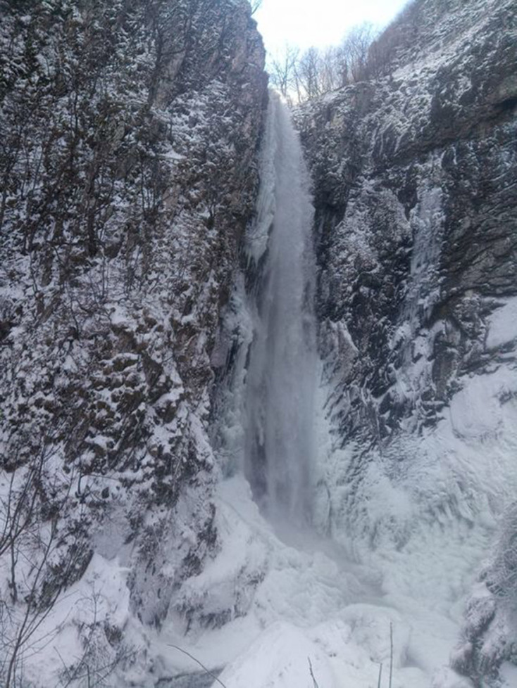 Ξάνθη: Πάγωσε ο καταρράκτης του Λειβαδίτη