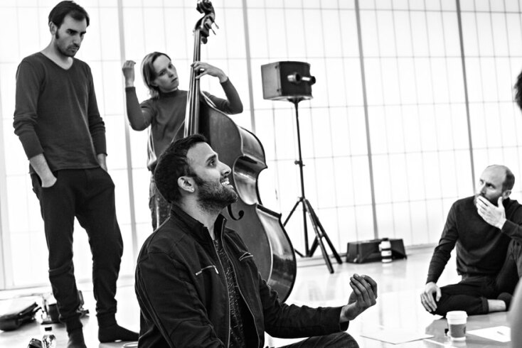 Ο «XENOS» του Άκραμ Καν στη Στέγη του Ιδρύματος Ωνάση ©Jean Louis Fernandez