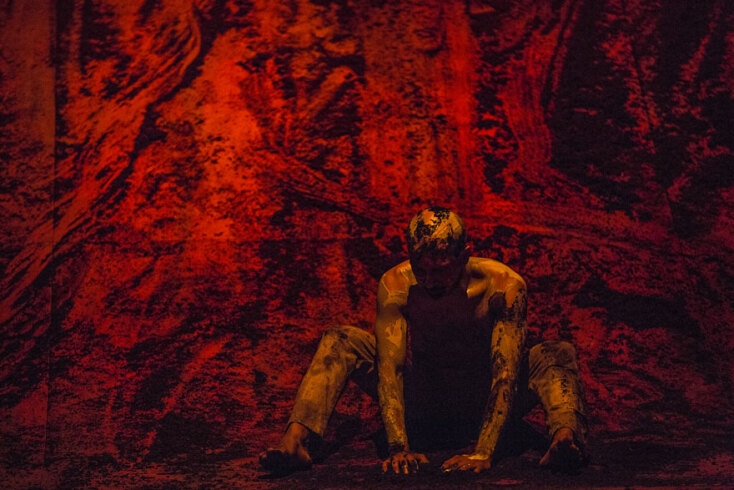 Ο «XENOS» του Άκραμ Καν στη Στέγη του Ιδρύματος Ωνάση ©Jean Louis Fernandez