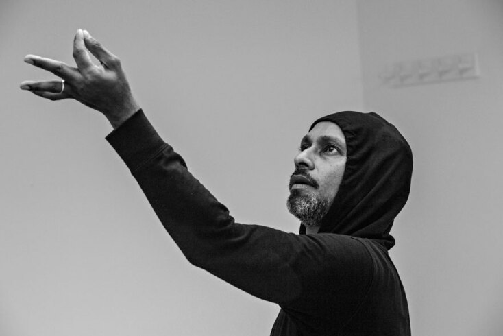 Ο «XENOS» του Άκραμ Καν στη Στέγη του Ιδρύματος Ωνάση ©Jean Louis Fernandez