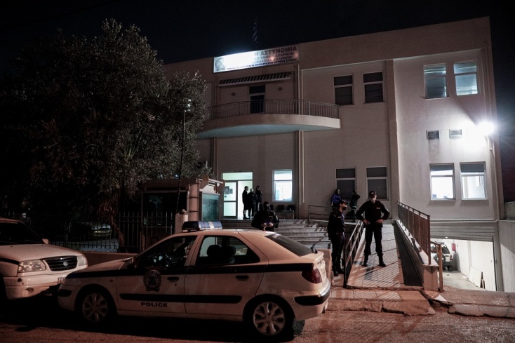 ΑΠΕΙΛΗ ΑΥΤΟΚΤΟΝΙΑΣ ΑΠΟ ΤΟΝ ΧΟΡΟΓΡΑΦΟ ΤΑΣΟ ΞΙΑΡΧΟ ΣΤΟ ΜΕΝΙΔΙ (ΒΑΣΙΛΗΣ ΡΕΜΠΑΠΗΣ / EUROKINISSI)