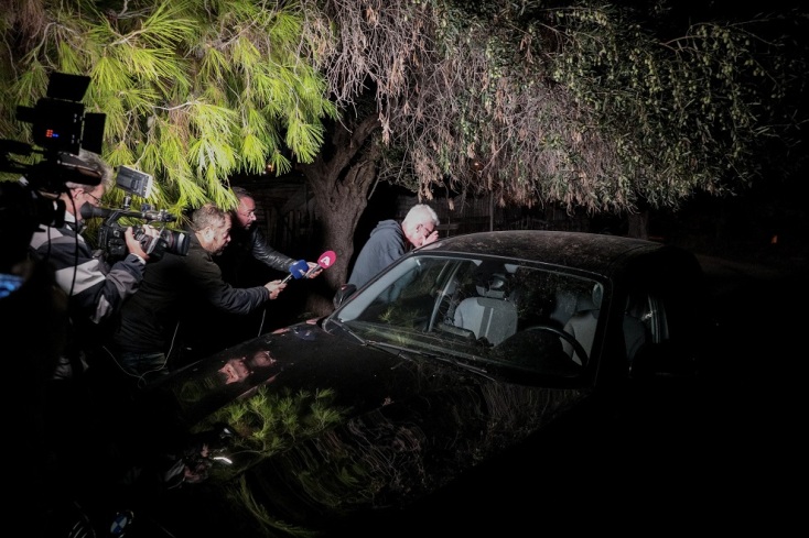 ΑΠΕΙΛΗ ΑΥΤΟΚΤΟΝΙΑΣ ΑΠΟ ΤΟΝ ΧΟΡΟΓΡΑΦΟ ΤΑΣΟ ΞΙΑΡΧΟ ΣΤΟ ΜΕΝΙΔΙ (ΒΑΣΙΛΗΣ ΡΕΜΠΑΠΗΣ / EUROKINISSI)