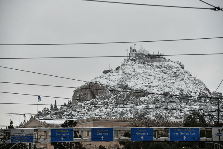 Χιονισμένος ο Λυκαβηττός ένα 24ωρο μετά το πέρασμα της κακοκαιρίας