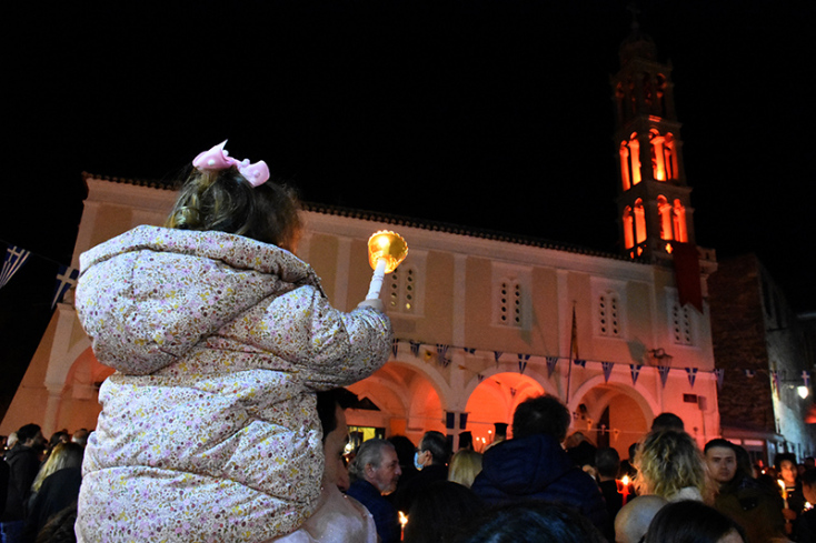 Ανάσταση με γεμάτες εκκλησίες