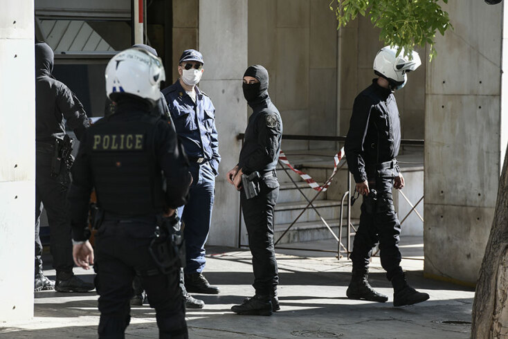 Χρυσή Αυγή: Αστυνομικοί στη ΓΑΔΑ περιμένουν να ξεκινήσει η μεταγωγή των καταδικασθέντων στη φυλακή