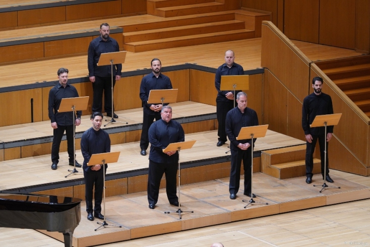 Το ΜΕΙΖΟΝ Ensemble ερμηνεύει μοναδικά την Πολυφωνική Μελοποίηση του Ύμνου στην Ελευθερία