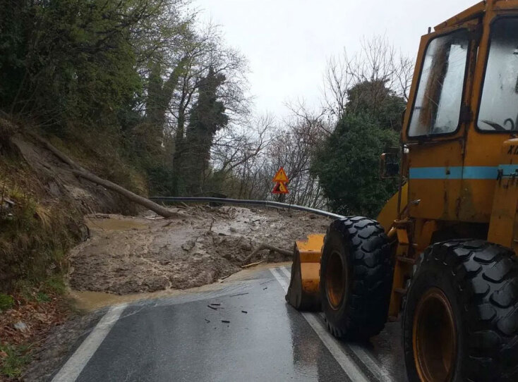 Μεγάλες κατολισθήσεις στη Ζαγορά Πηλίου