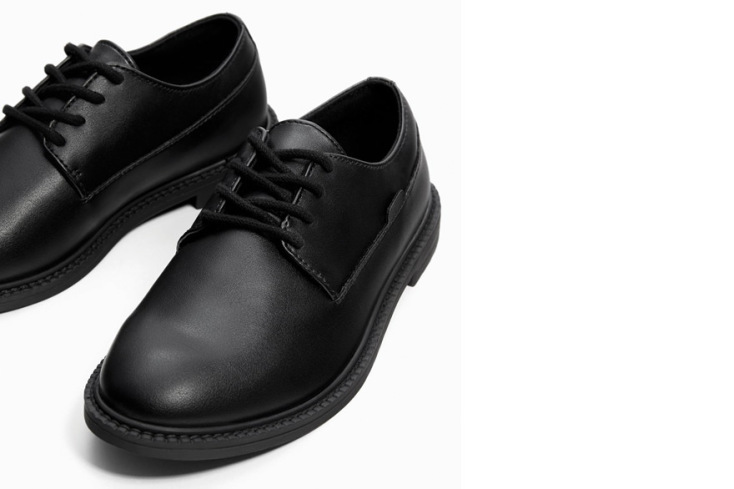 ZARA Μαύρα παπούτσια €25,95