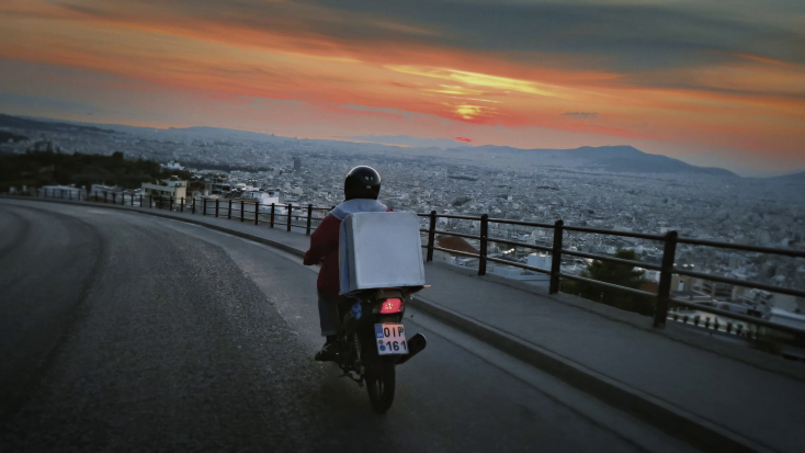 Σκηνή από το noir mockumentary «Έχει φύγει το παιδί» των Κώστα Γεραμπίνη/ Θέμου Σκανδάμη                                     