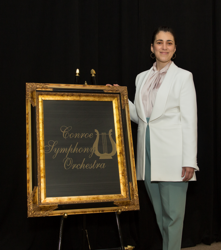 Η Άννα- Μαρία Γκούνη είναι η πρώτη γυναίκα μαέστρος και μουσική διευθύντρια της Συμφωνικής Ορχήστρας του Κονρό