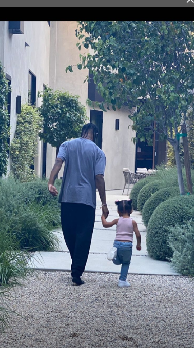 screenshot_2020-06-22_kylie_jenner_wishes_ex_travis_scott_a_happy_fathers_day_the_best_daddy_to_our_daughter1.png