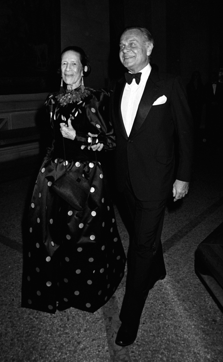 Η Diana Vreeland με τον Bill Blass, 1981.