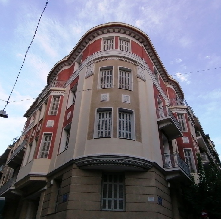 Καλλιδρομίου &amp; Πλαπούτα 2. Εκλεκτικιστικό κτίριο αρχών 20ου αιώνα, σε σχέδια Ν. Νικολαιδη. Αρχική ιδιοκτησία  Αργ. Μανωλκίδη. Διατηρητέο