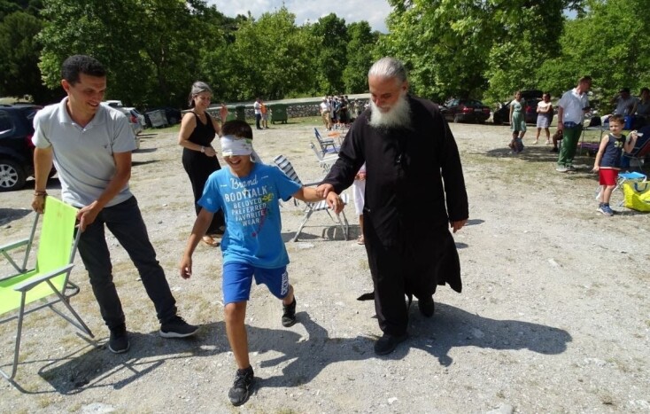 O Πάτερ Νικηφόρος Κοντογιάννης στη πιο hi tech εκκλησία της χώρας