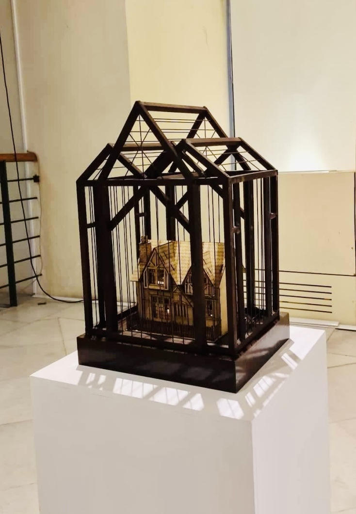 Έργο της Αρτέμιδος Ποταμιάνου την έκθεση "Γυναίκα πείσμα της Ασίας" στο Βουλευτικό του Ναυπλίου