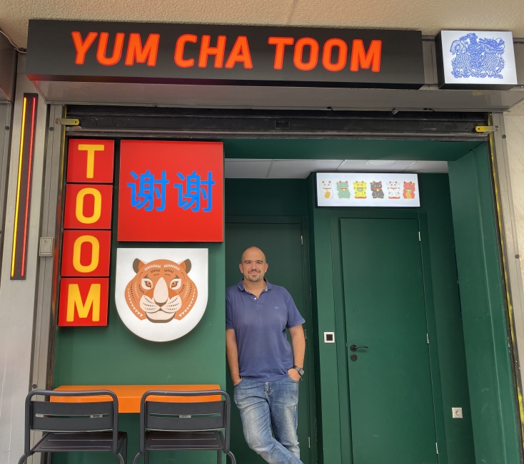 Ο Γιώργος Ζαχαριάδης, ιδιοκτήτης του Yum Cha Toom