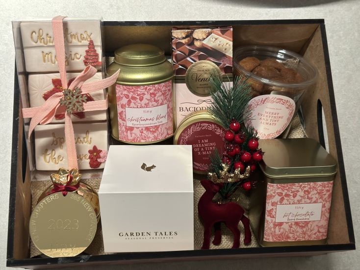 Limited Edition basket στο Tiny Athens