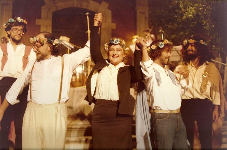 Ο Γιάννης Κούτρας και η μουσική του πορεία: Ο μουσικός παραγωγός Άγγελος Σφακιανάκης θυμάται τη γνωριμία και τη συνεργασία του με τον σπουδαίο τραγουδιστή