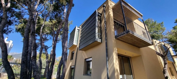 Ο αρχιτέκτονας Κωνσταντής Κίζης και ο ιδιοκτήτης Στέφανος Παπατζιάλας μιλούν για τη σχέση και τη συνεργασία στον σχεδιασμό και την κατασκευή μίας κατοικίας.