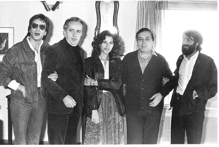 Νίκος Μαμαγκάκης: Ο μουσικός παραγωγός Άγγελος Σφακιανάκης θυμάται τη γνωριμία και στη συνεργασία με τον σπουδαίο συνθέτη.